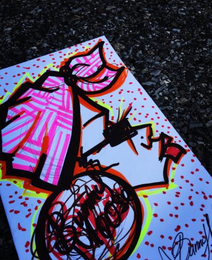 Tie head lady - Image 2